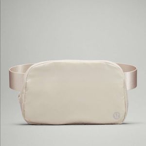 NWT LULULEMON EVERYWHERE BELT BAG WHITE OPAL